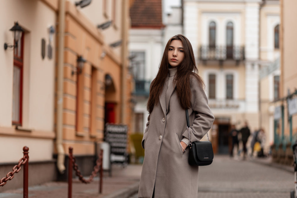 Cum porți o geantă din piele în 2026 pentru un look modern